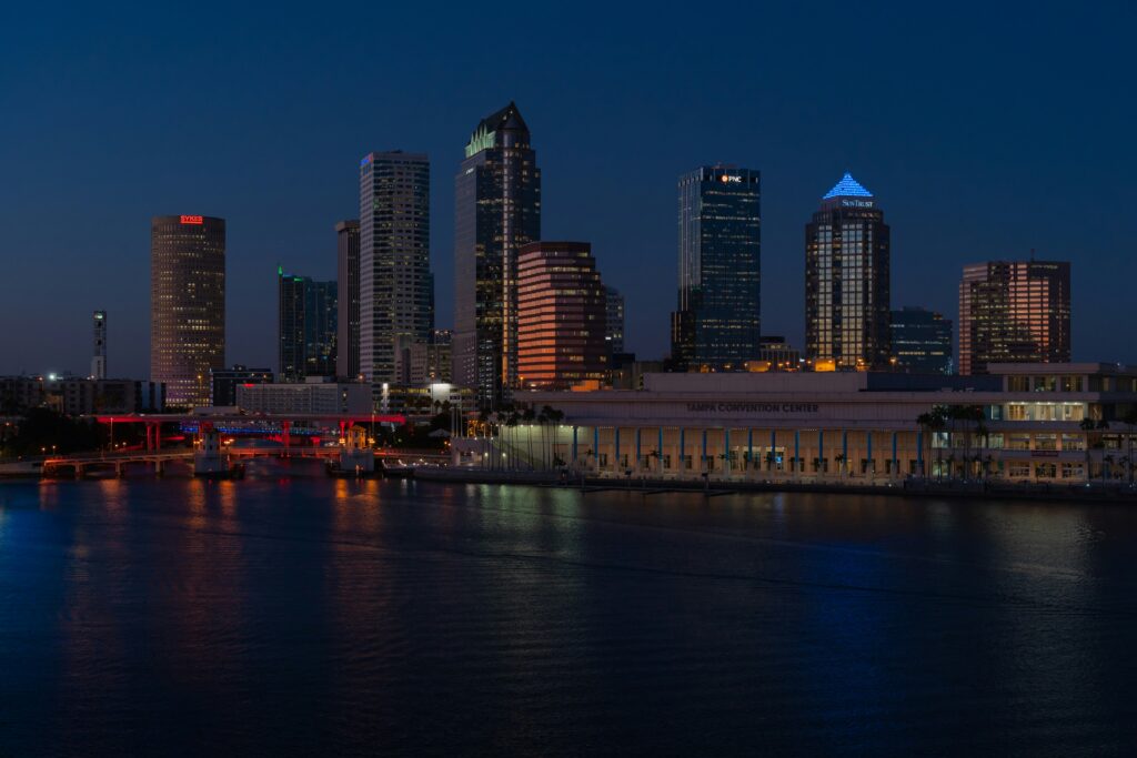 onde ficar em tampa